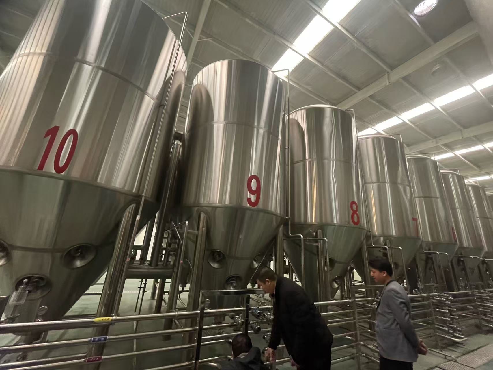 驻马店精酿啤酒设备厂—平面布置、设备设计、制造、调试、培训等一条龙服务